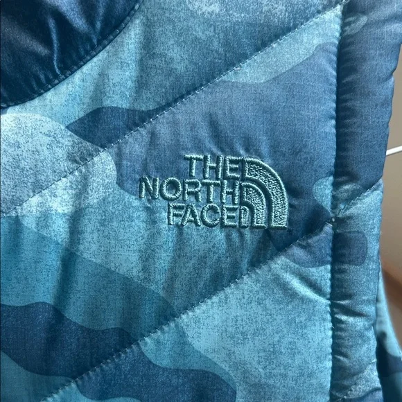 The North Face Blue Camo Vest - Picture 4 of 4